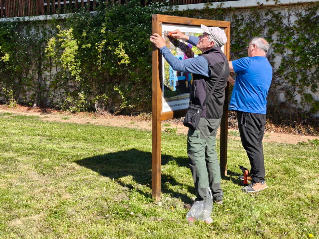 Installation de l'exposition photo plein air gratuite